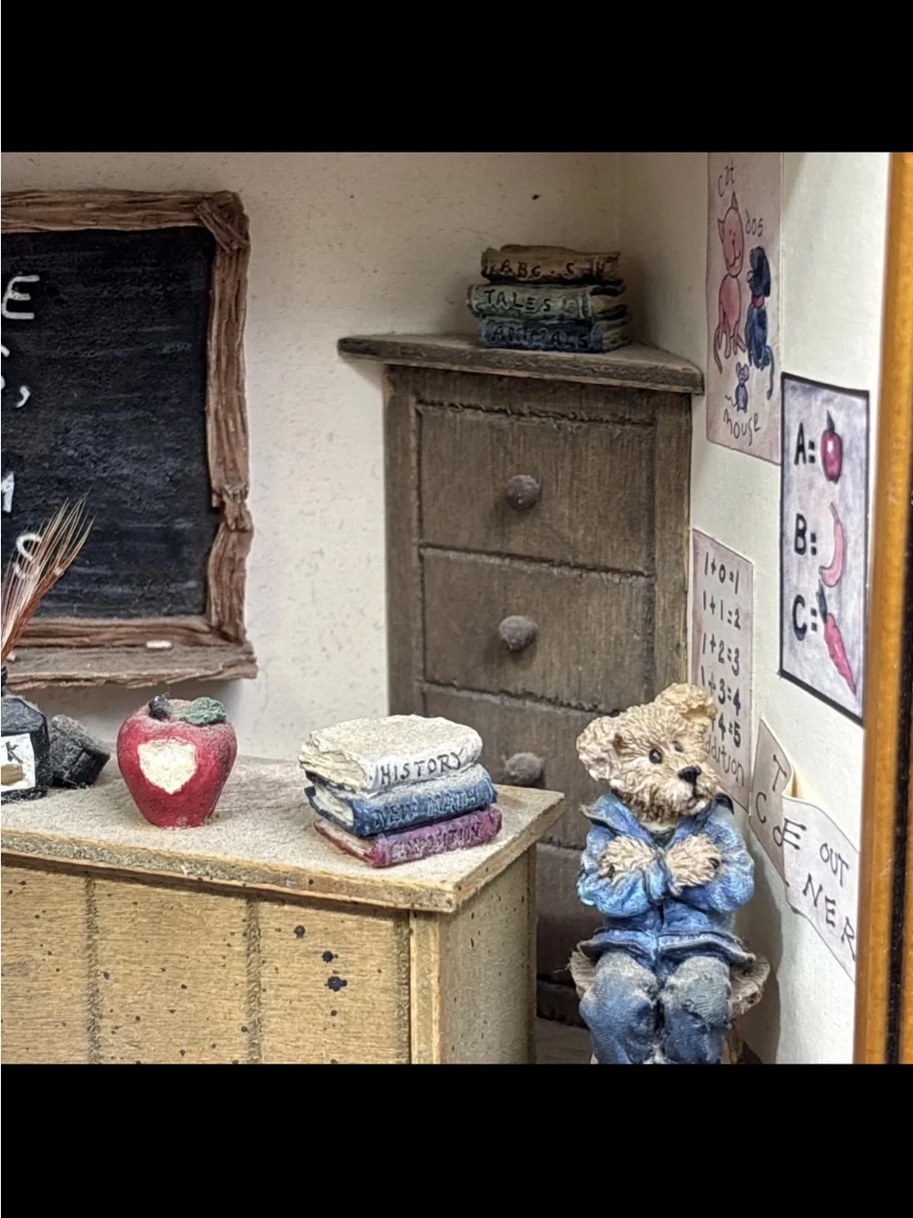 Boyds Bears Schoolhouse Shadow Box Diorama Classroom Teacher Bearstone Vintage